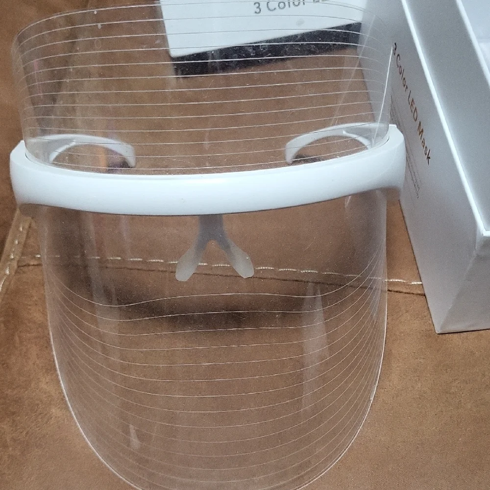 3 Color LED Mask - Picture 2 of 6